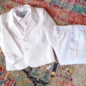Boys 2t white suit nwt